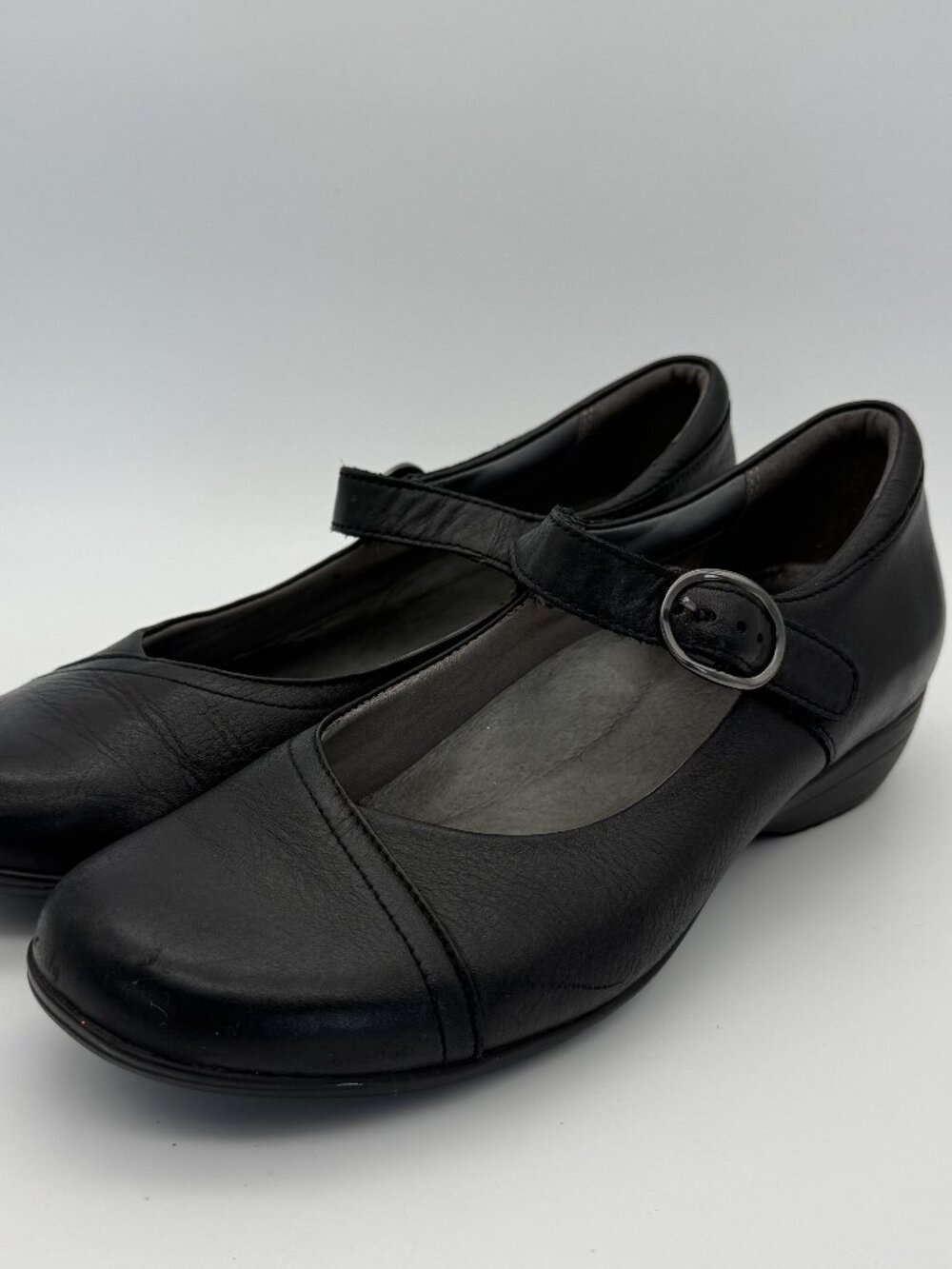 Dansko Black Leather Mary Jane Flats Size 40 Buckle Strap Comfort Shoes